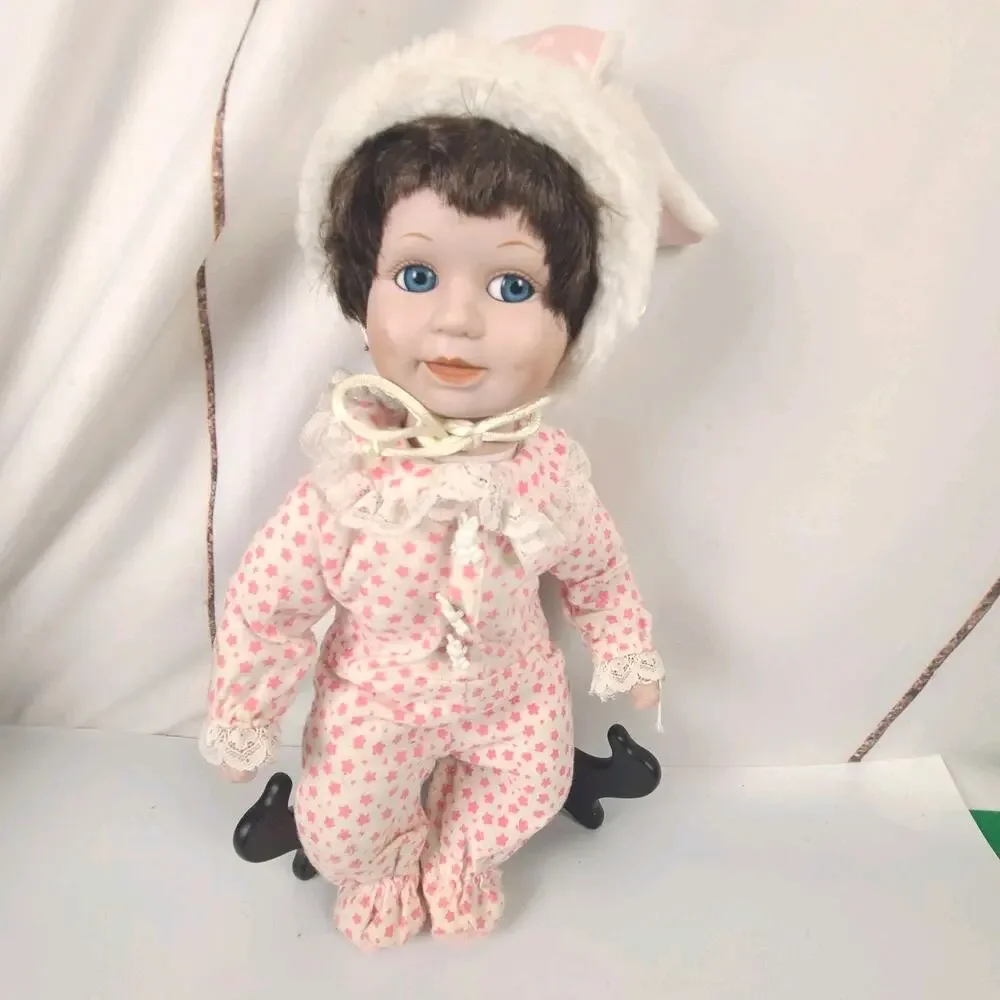 Seymour Mann Connoisseur Collection Edition doll;‎ Honey Bunny, 14